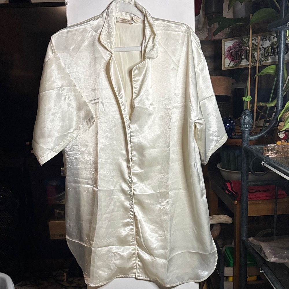 Vintage Victoria Secret Satin short robe/sleep wear (Box#5)